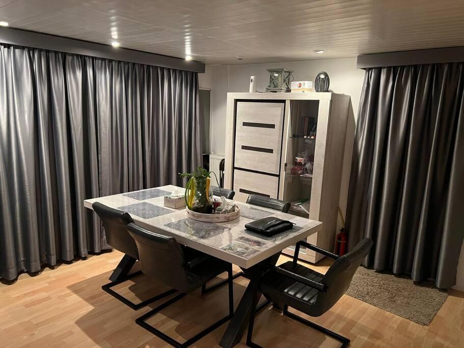 Luxe Chalet In Prachtig Natuurgebied Lith Zewnętrze zdjęcie